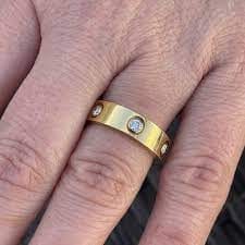 Customer photo review of LOVE RING 5.5MM 6 DIAMONDS GOLD