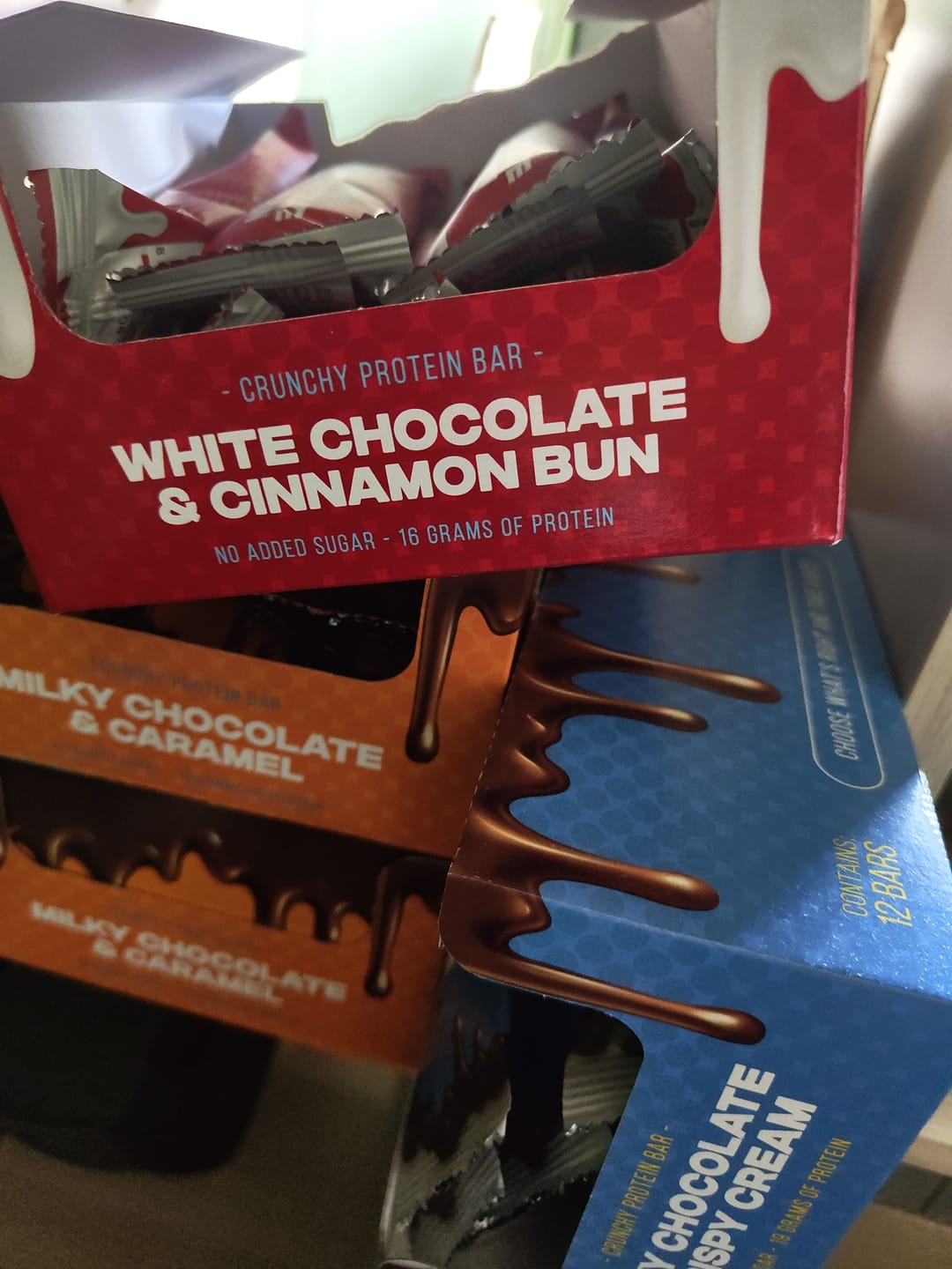 Customer photo review of FITNESS CANDY White Chocolate & Cinnamon Bun