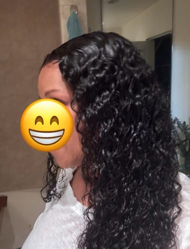Customer photo review of CurlyMe Pre-bleached Wear Go Glueless Wig 7x5 Pre-cut HD Lace Water Wave Human Hair