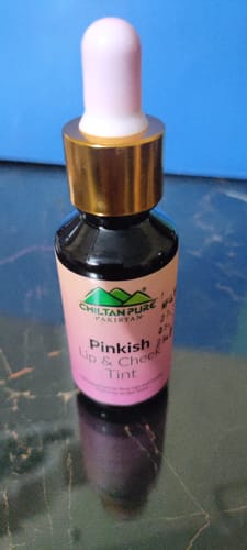 Customer photo review of Pinkish Lips 👄 & Cheek Tint - Organic Liquid stain for lips, Nourish Lips & Hydrate lips all day - Most Favourite Tint in PAK 🇵🇰