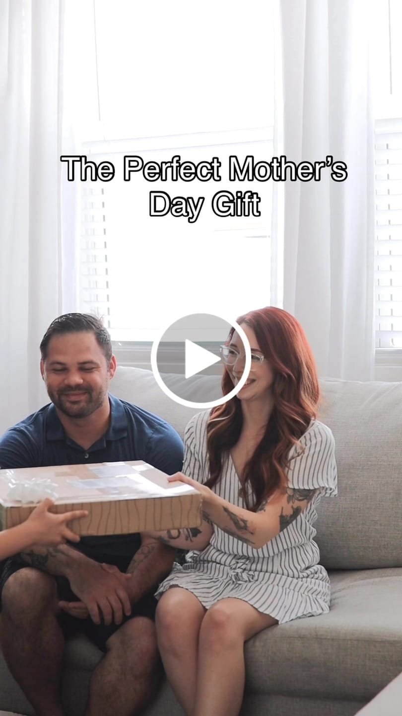 Customer video review of WEASLEY FAMILY™ ROUND CLOCK