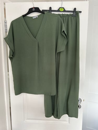 Customer photo review of Nikki Khaki Pleated Detail Set