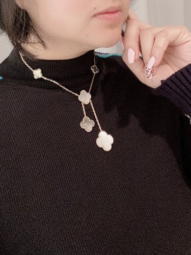 Customer photo review of CLOVER PINK MOP NECKLACE 6 MOTIF