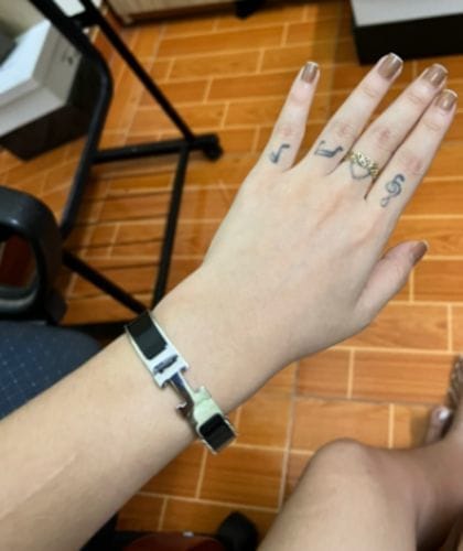 Customer photo review of H BLACK BRACELET