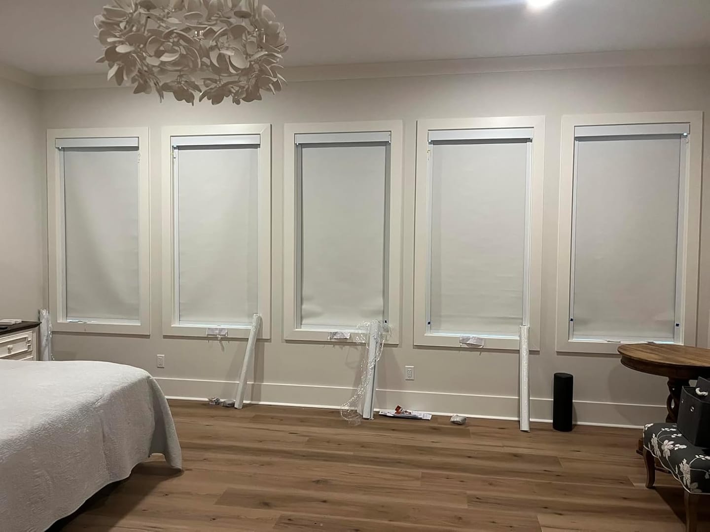 Customer photo review of Bringnox Motorized Roller Shades 100% Blackout Cream