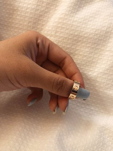 Customer photo review of LOVE RING 5.5MM NO DIAMOND