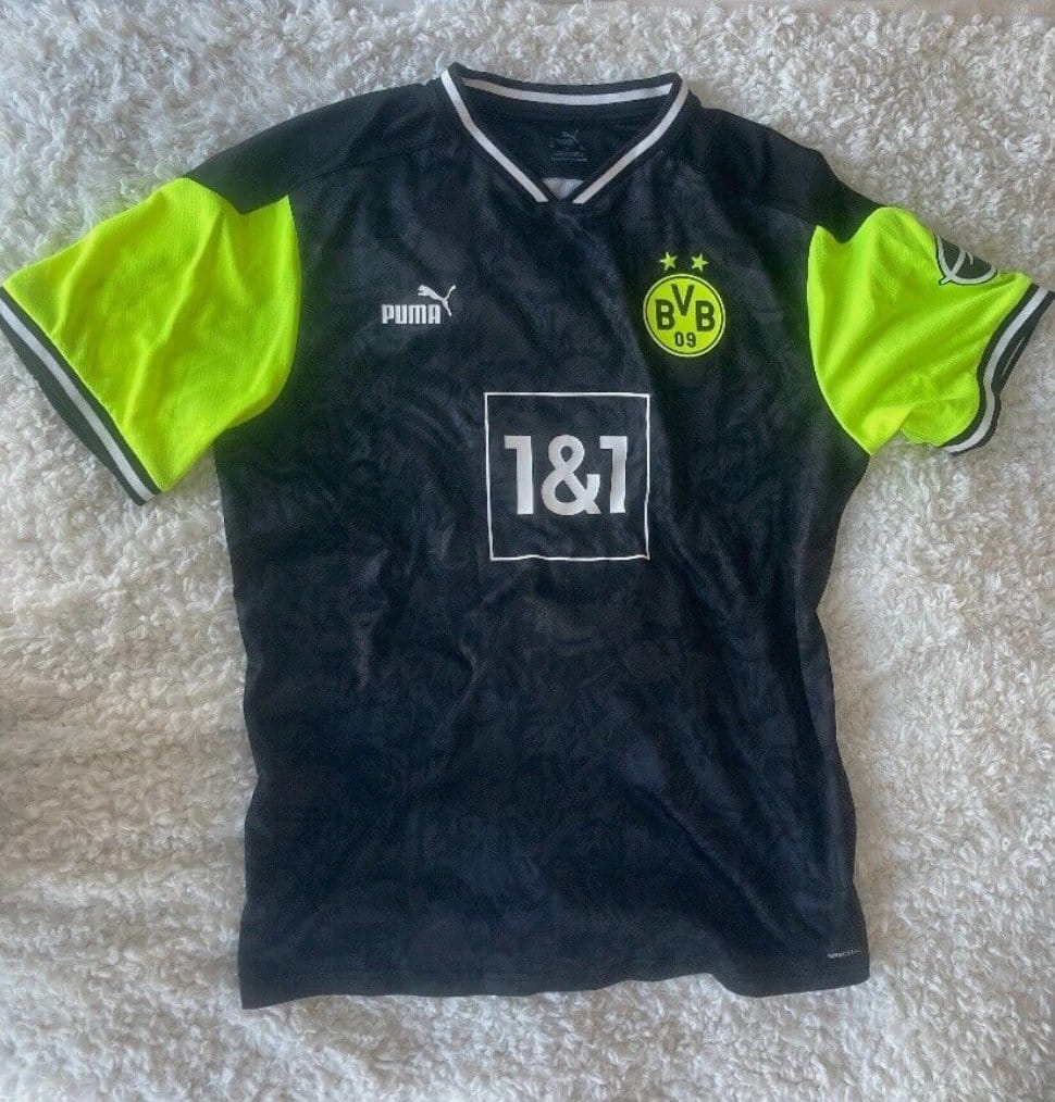 Customer photo review of Kid’s Mystery Football Shirt Box