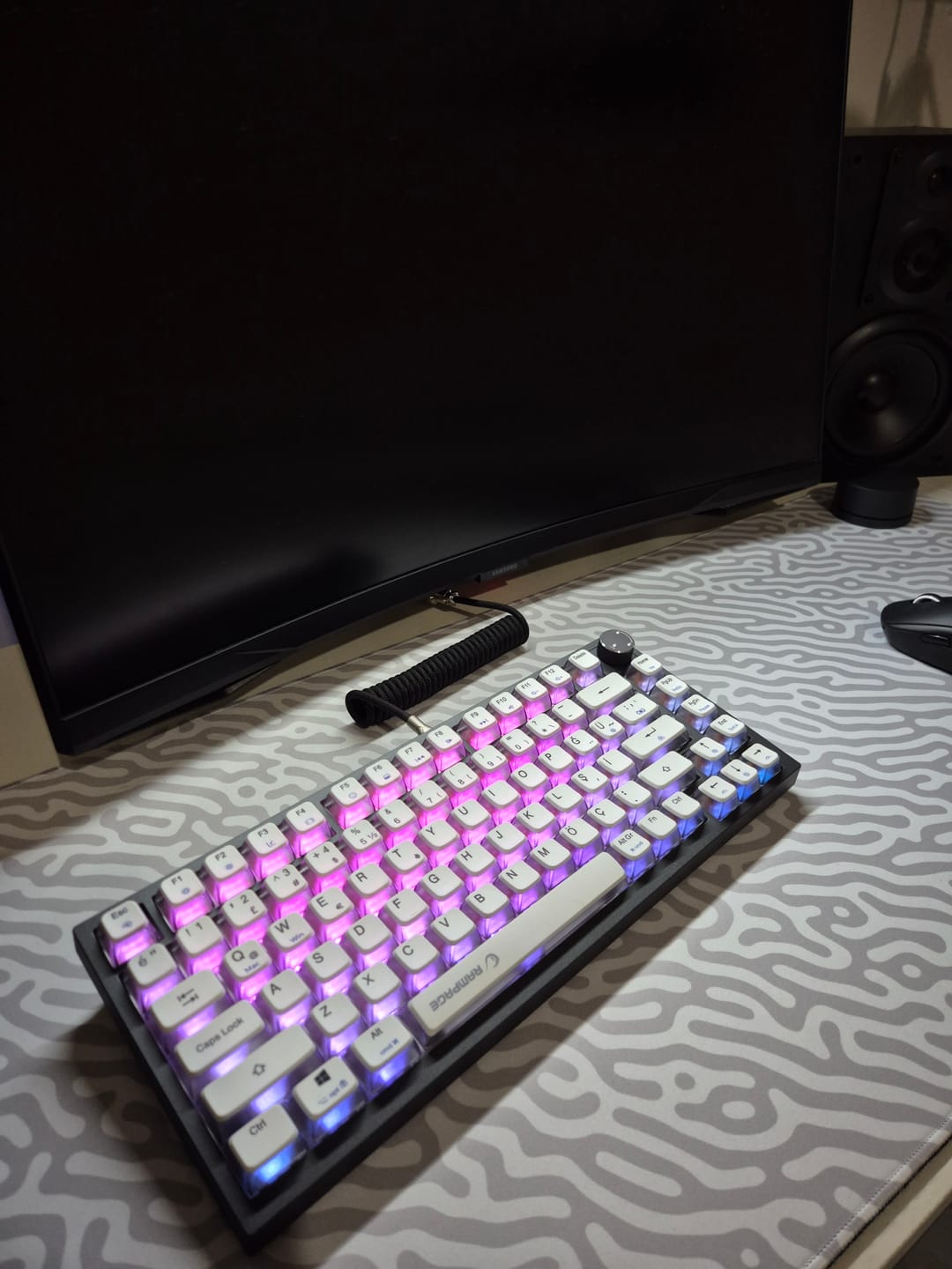 Customer photo review of Zenith Pro 8000 Hz Gasket Manyetik Oyuncu Klavyesi-Siyah