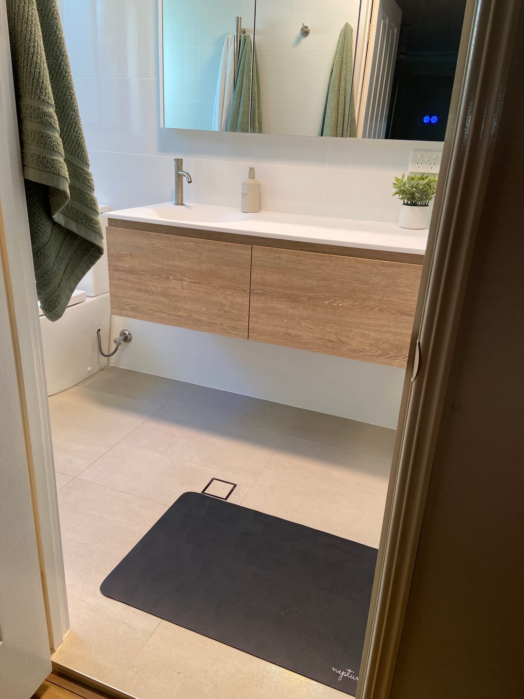 Customer photo review of Diatomite Fast Drying Bathmats (50x80cm)