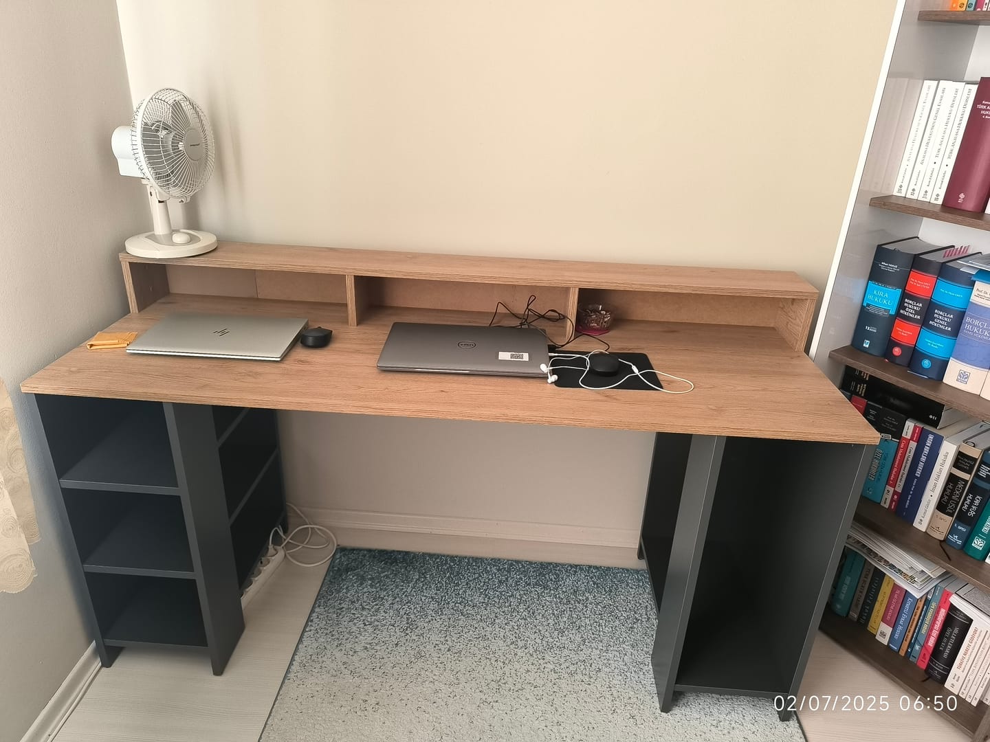 Customer photo review of Rani HA110 Raflı Oyuncu Bilgisayar Masası 160 Cm Çalışma Masası Sepet Ceviz - Antrasit