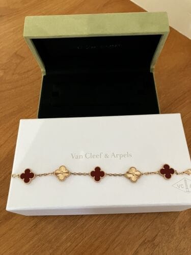 Customer photo review of CLOVER BRACELET 5 MOTIFS CARNELIAN PINK GOLD