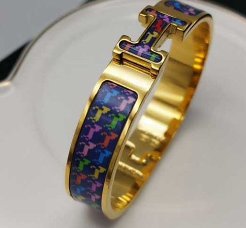 Customer photo review of H HORSE BRACELET 12MM