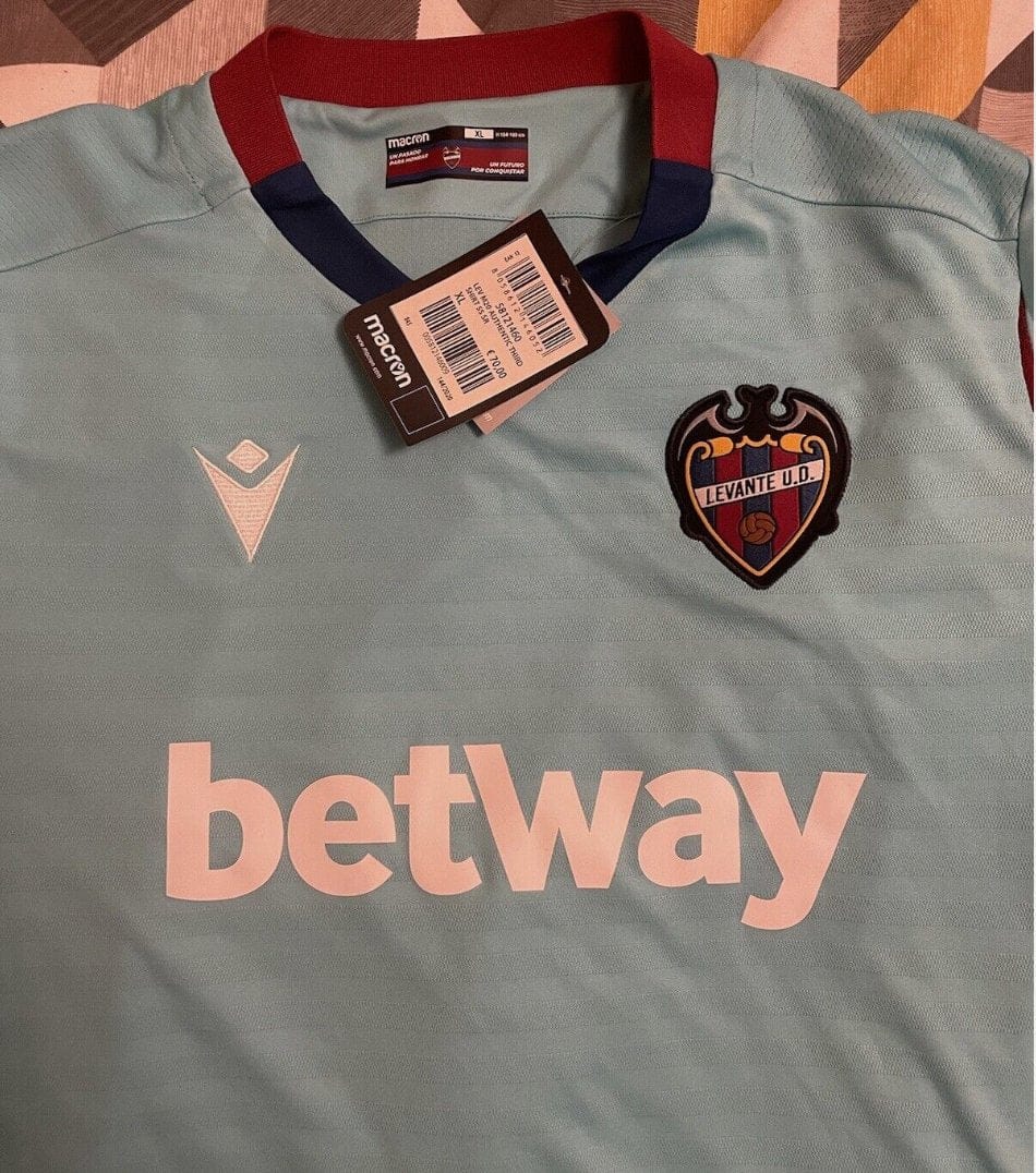 Customer photo review of Men’s Mystery Football Shirt Box