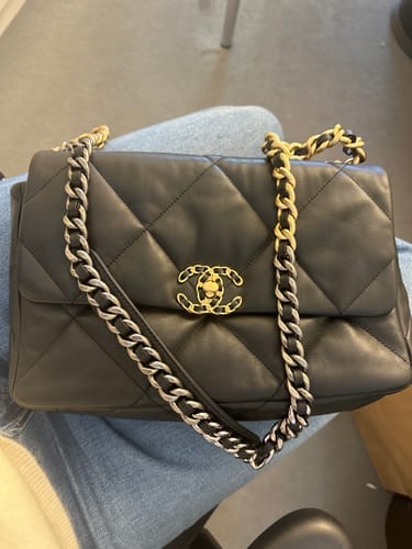 Customer photo review of 19 FLAP BAG 30 BLACK GOATSKIN GOLD HARDWARE
