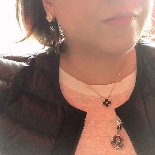 Customer photo review of CLOVER NECKLACE GOLD DIAMOND ONYX