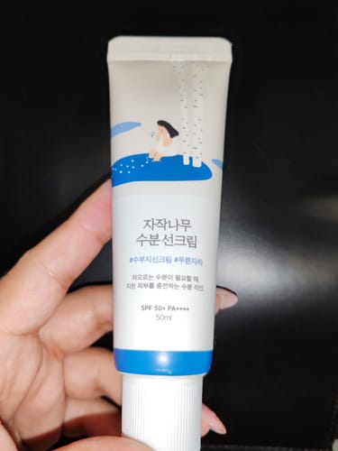 Customer photo review of ROUND LAB Birch Juice Moisturizing Sunscreen SPF 50+ PA++++