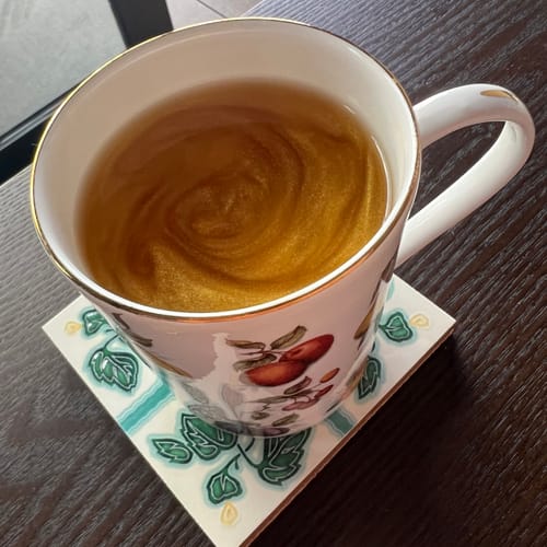 Customer photo review of Golden Daydream (edible glitter infused tea)