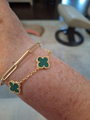 Customer photo review of CLOVER MALACHITE BRACELET 5 MOTIFS