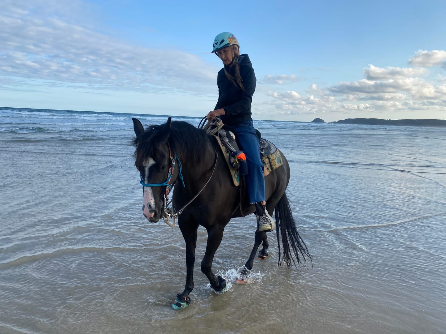 Customer photo review of Renegade® Viper Glow™ Hoof Boots - Caribbean Dream