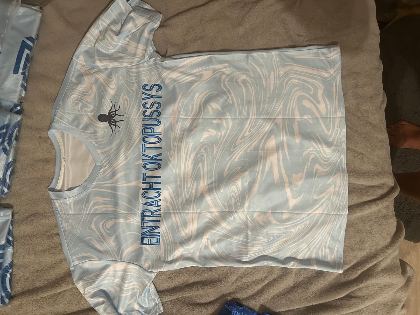 Customer photo review of Benutzerdefinierte Fußballuniform Jersey Kinder Erwachsene Personalisiertes Set Jersey Shirt Hellblau