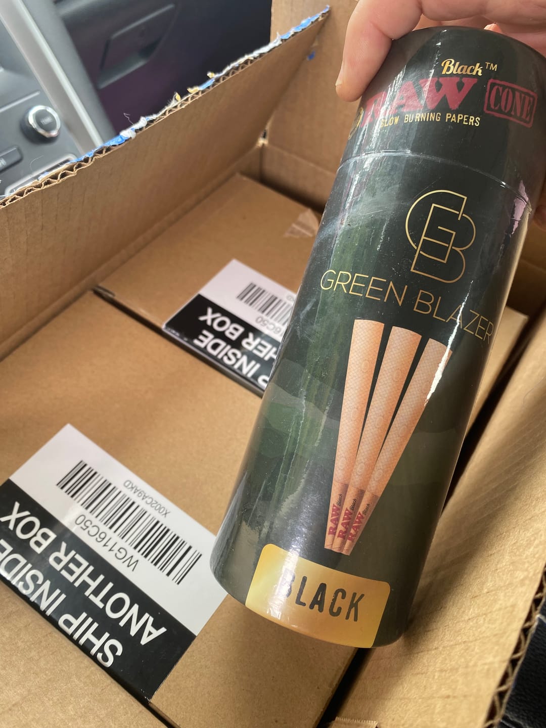 Customer photo review of RAW Black King Size Cones