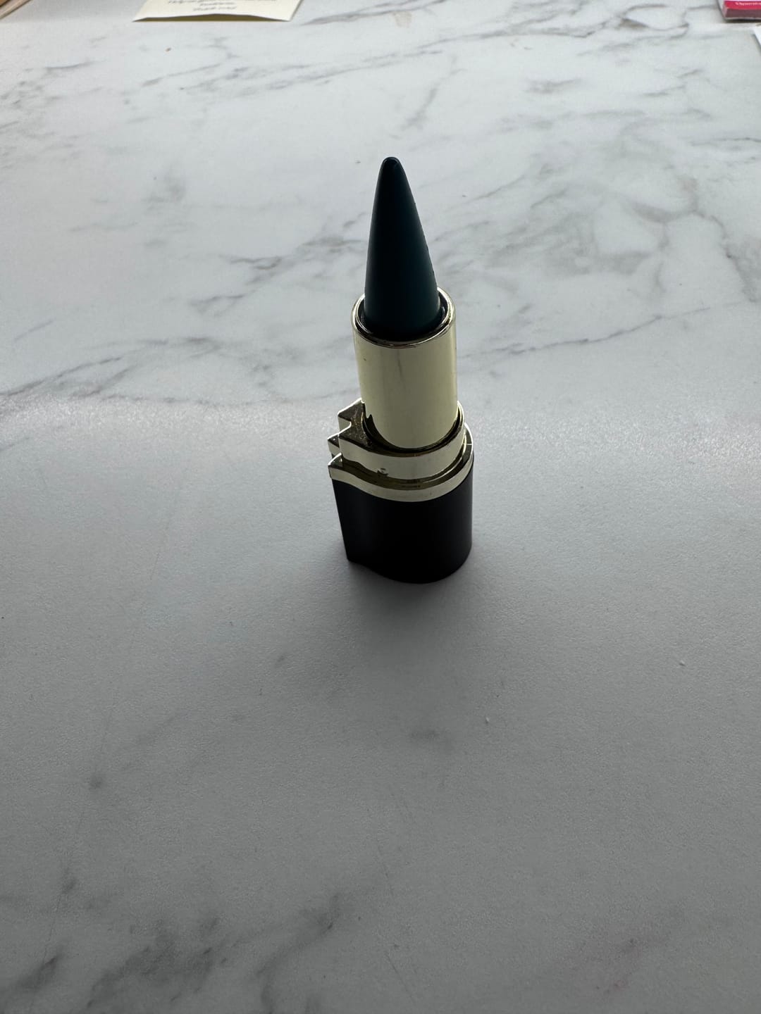 Customer photo review of EVERLAST EYE™ | 24-UUR MATTE EYELINER