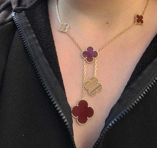 Customer photo review of CLOVER TIGER EYE CARNELIAN NECKLACE 6 MOTIF