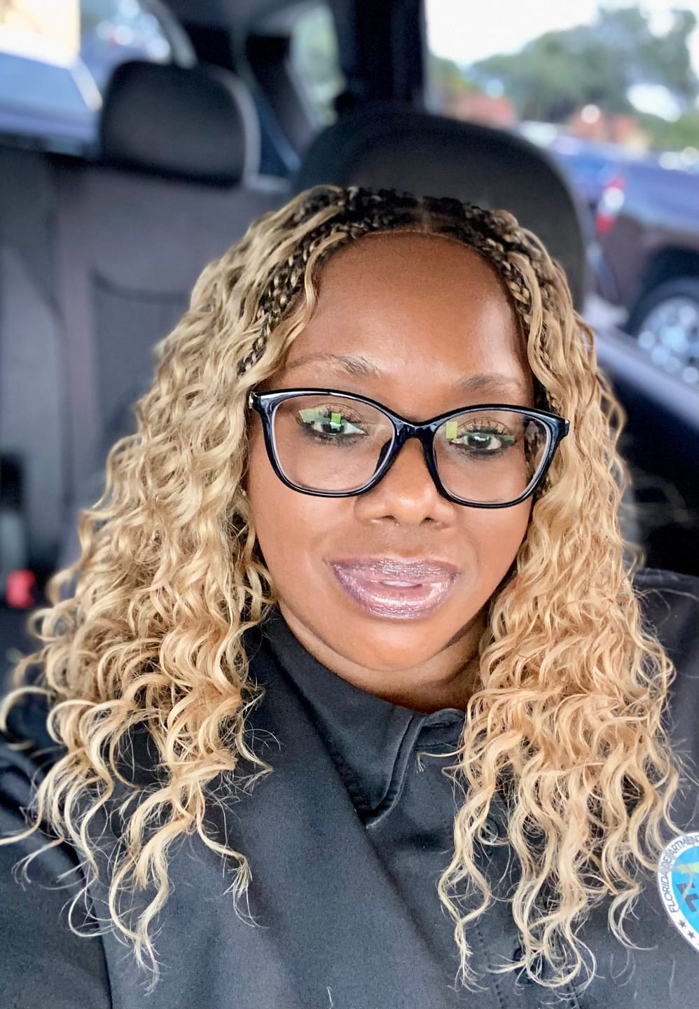Customer photo review of Kiki - 16" Pre Bleached Swiss HD Lace Human Hair Curls Full Lace Knotless Boho Box Braided Wig