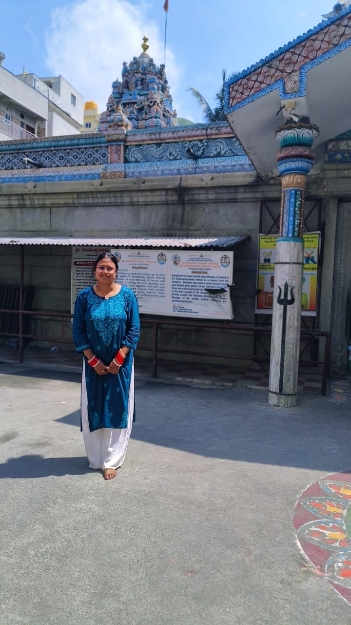 Customer photo review of Peacock Blue Rayon mukaish Long Kurta
