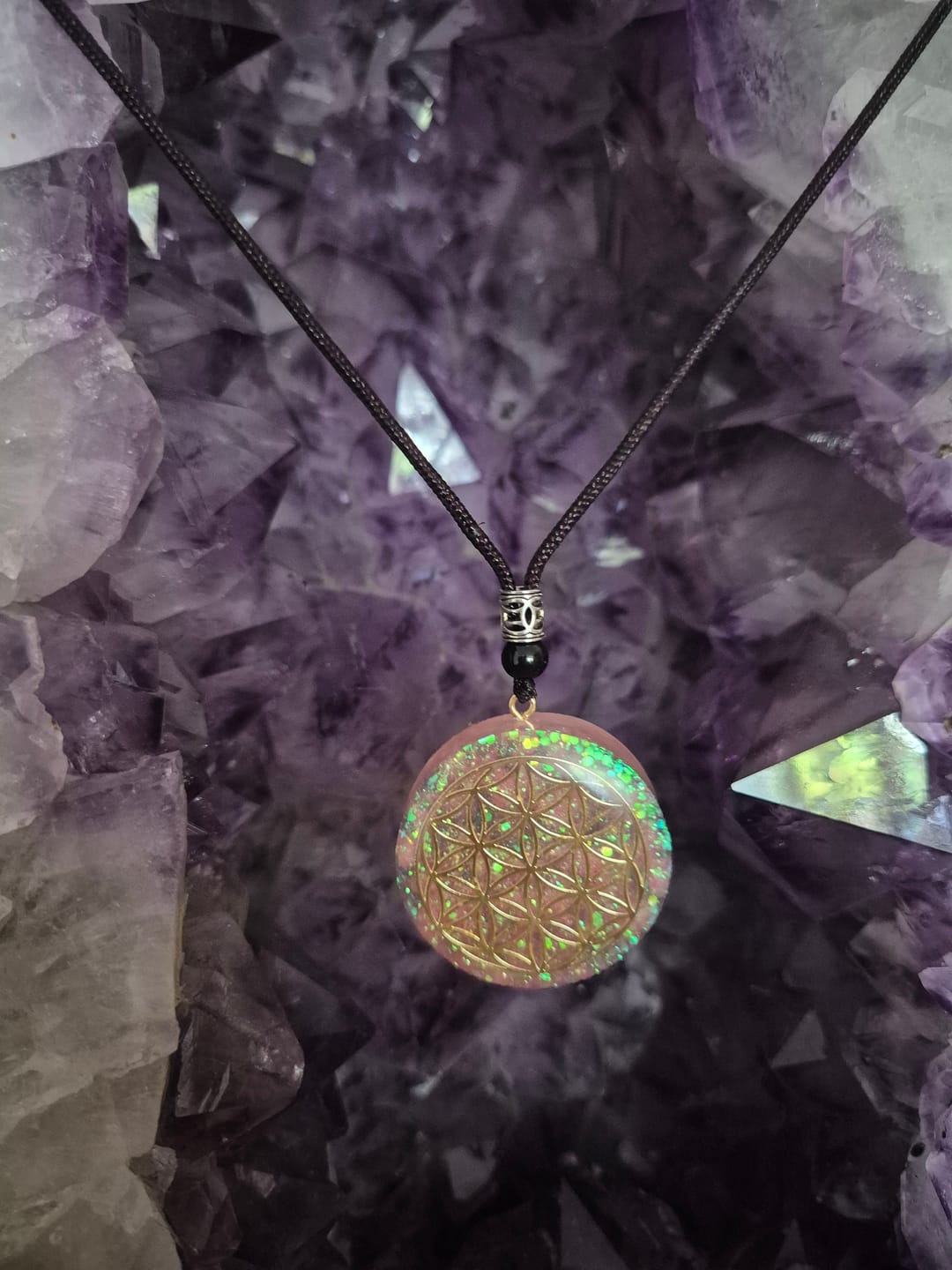 Customer photo review of Rosenquarz Blume des Lebens Reki Halskette