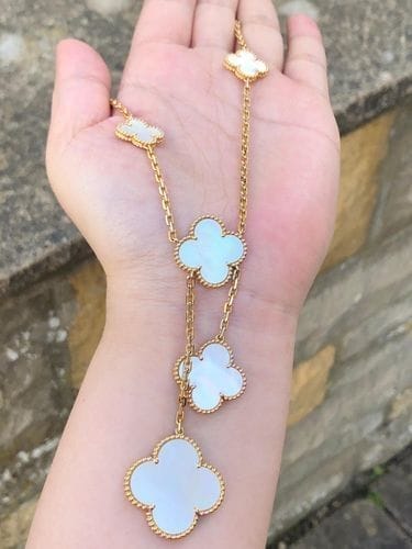 Customer photo review of CLOVER PINK MOP NECKLACE 6 MOTIF