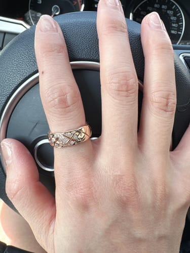 Customer photo review of CRUSH MINI CLASSIC RING DIAMONDS