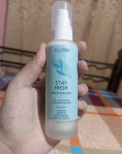 Customer photo review of Stay Fresh Moisturizer Controls Oil and Brightens