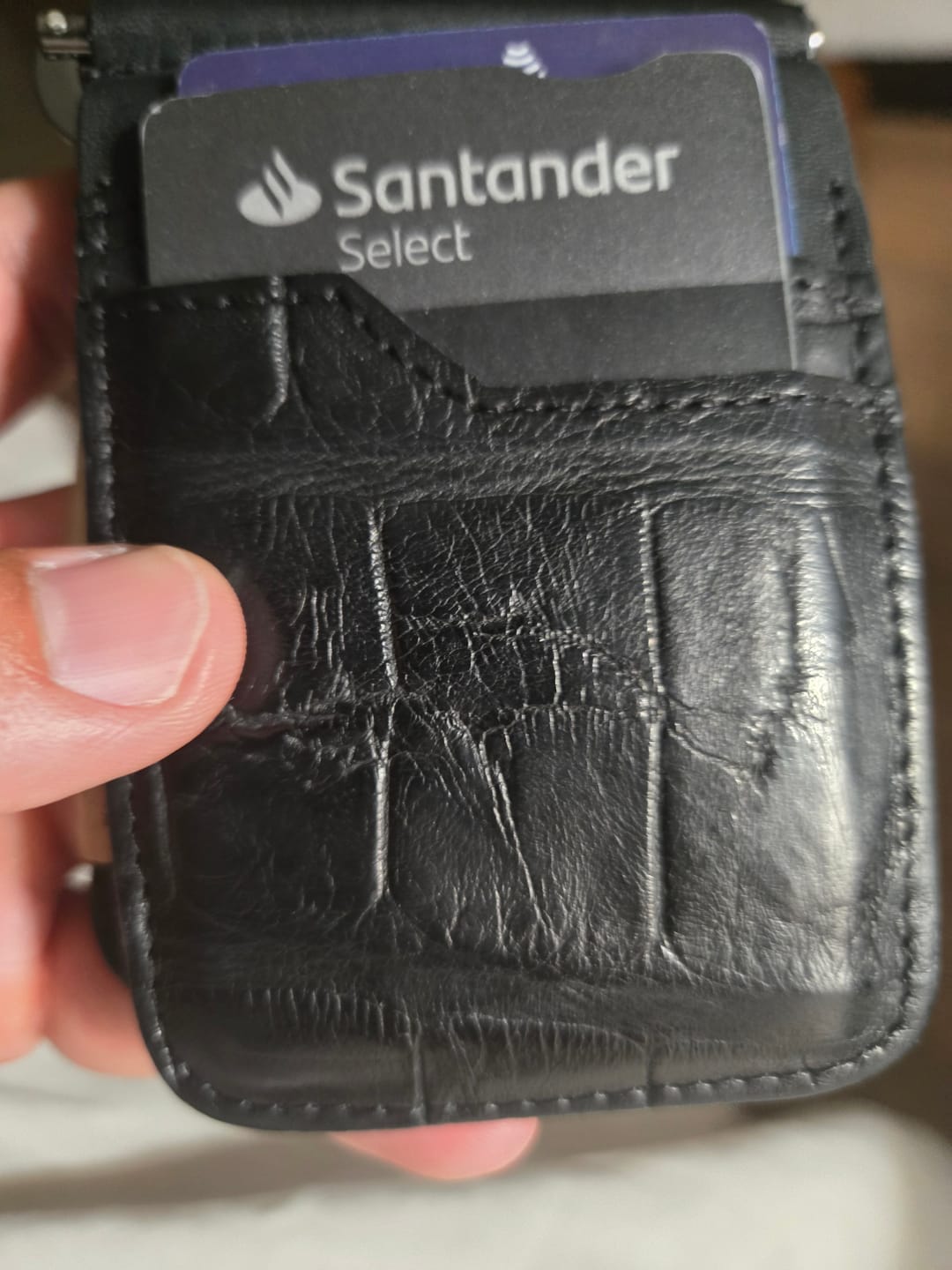 Customer photo review of Tarjetero Cocodrilo Genuino Negro.
