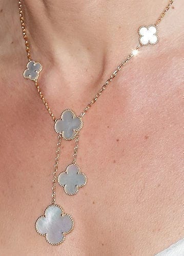 Customer photo review of CLOVER PINK MOP NECKLACE 6 MOTIF