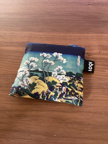 Customer photo review of KATSUSHIKA HOKUSAI Fuji from Gotenyama Recycled Bag
