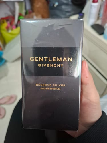 Reseña con foto de un cliente sobre Perfume GIVENCHY GENTLEMAN RÉSERVE PRIVÉE 100 ml EDP