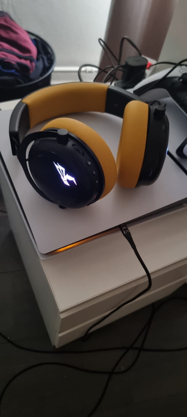 Customer photo review of SOMiC G Series - Wireless Gaming Headset with Detachable Mic - 3 Connection Modes: Bluetooth, 2.4G USB Dongle, Wired 3.5mm - Compatible with PS5 / PS4 / PC / Computer / Phone / XBOX / Switch