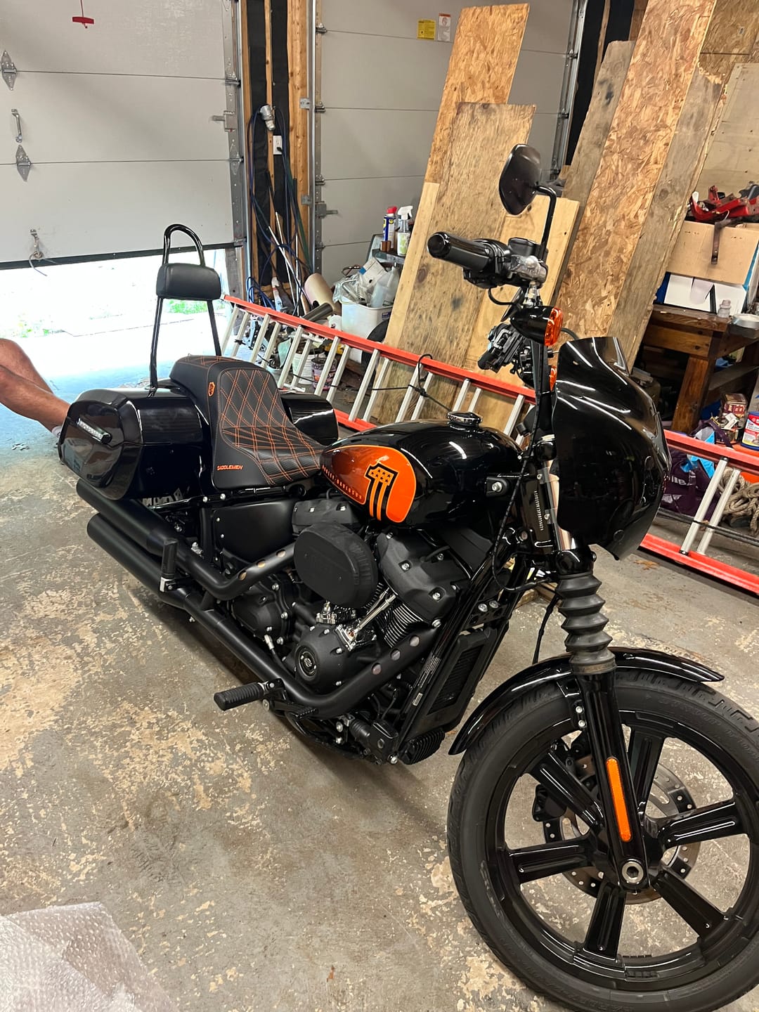 Customer photo review of 32L - Darkin Large Quick Mount Painted Hard Saddlebags for Harley Softail Street Bob FXBB