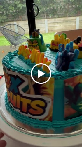 Customer video review of A4 Rectangle Custom Edible Icing Image