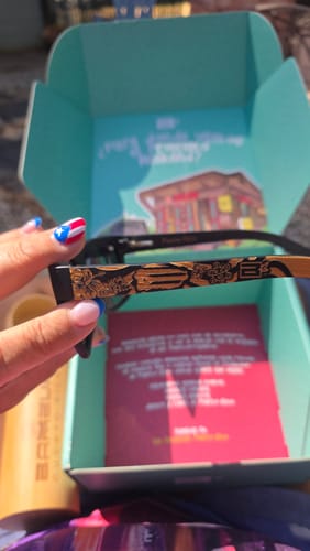 Customer photo review of Mis Raíces Purple