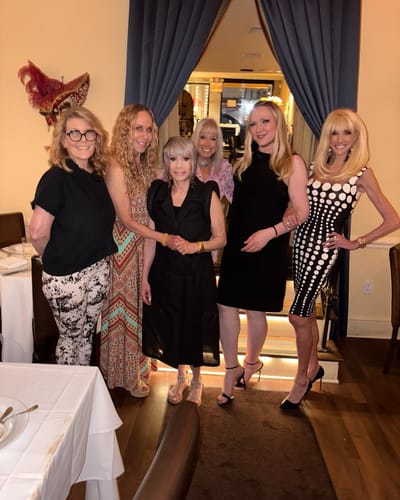 Customer photo review of Ender Bubbles White/Black Knee Length Dress