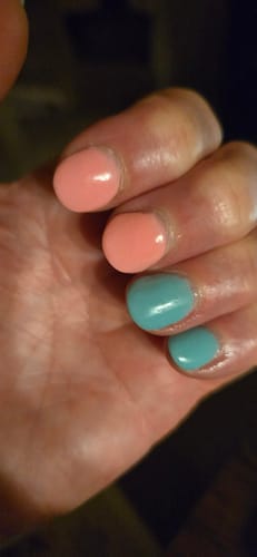 Customer photo review of D326 Hottie Pink Crème Dip Powder