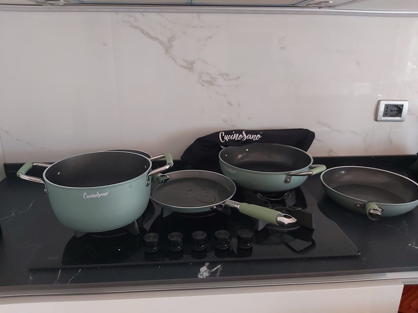 Customer photo review of Batteria "NAIROBI" - 6 Pezzi