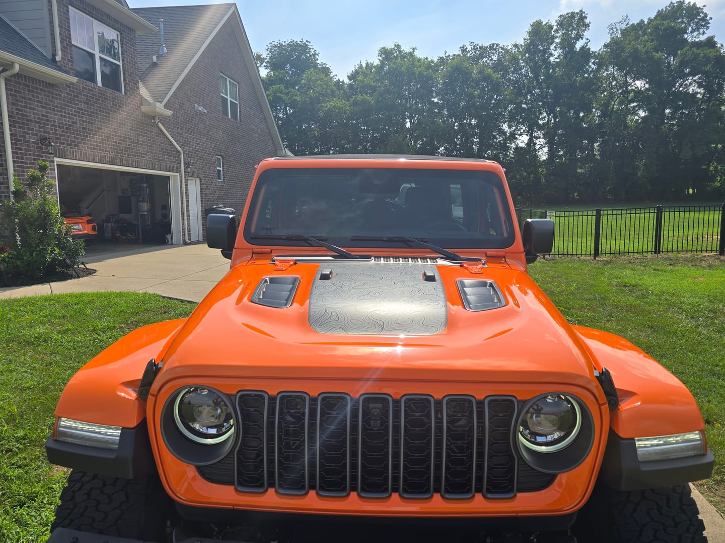 Customer photo review of Hood Graphic for RUBICON | Black Topo - fits Wrangler JL & Gladiator JT