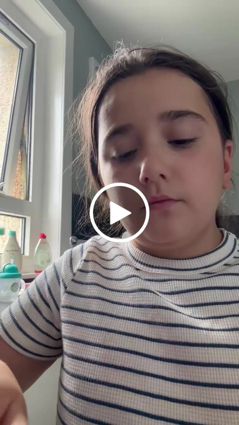 Évaluation vidéo client de P. Louise Baby Bad B Energy Mini Duo Lèvres