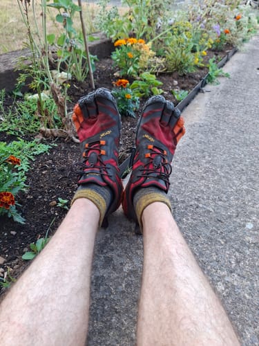 Customer photo review of V-Trail 2.0 Mens Pompeiian Red Black