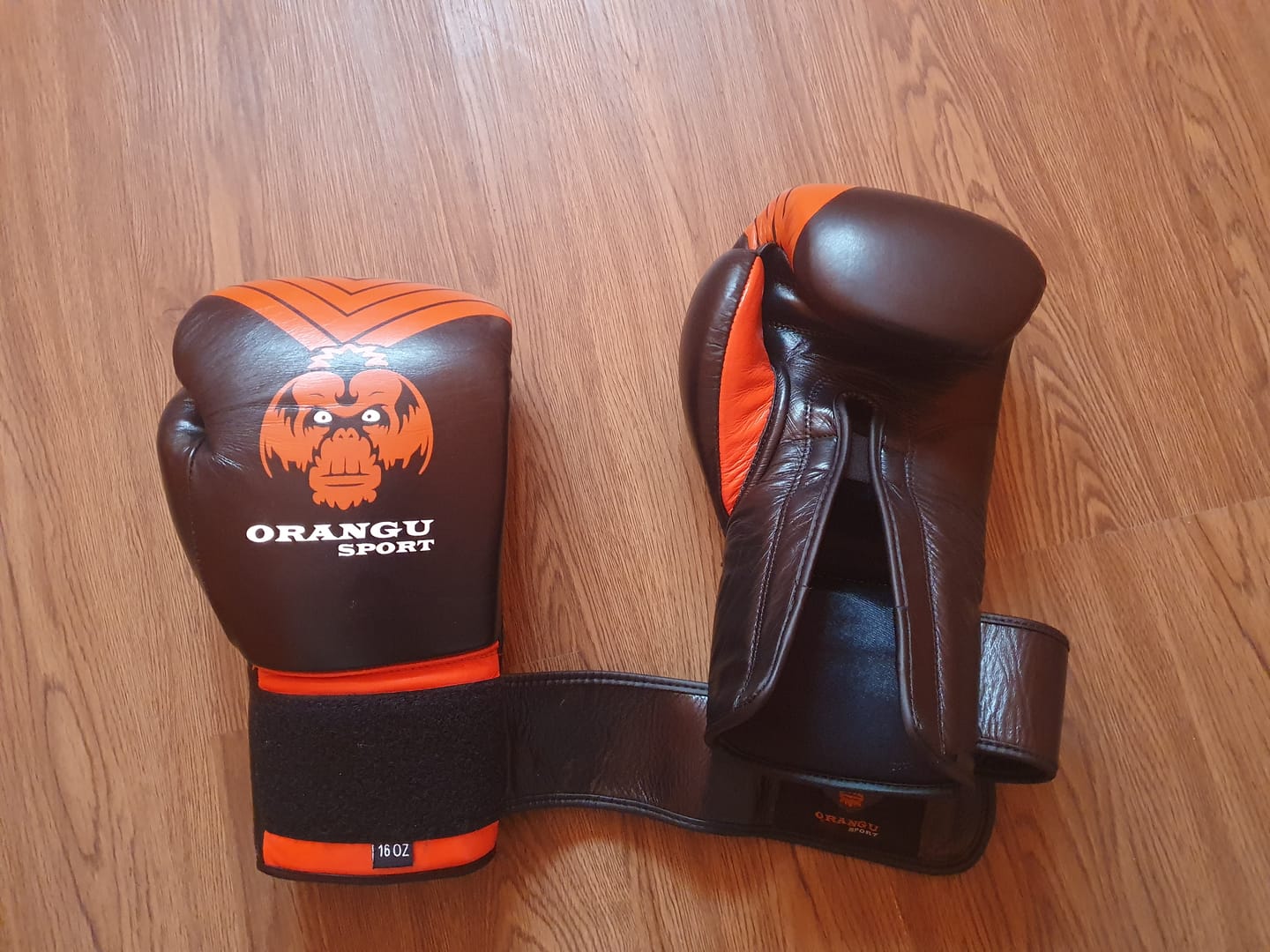 Customer photo review of GUANTES DE BOXEO ORANGU SPORT / BOXEO