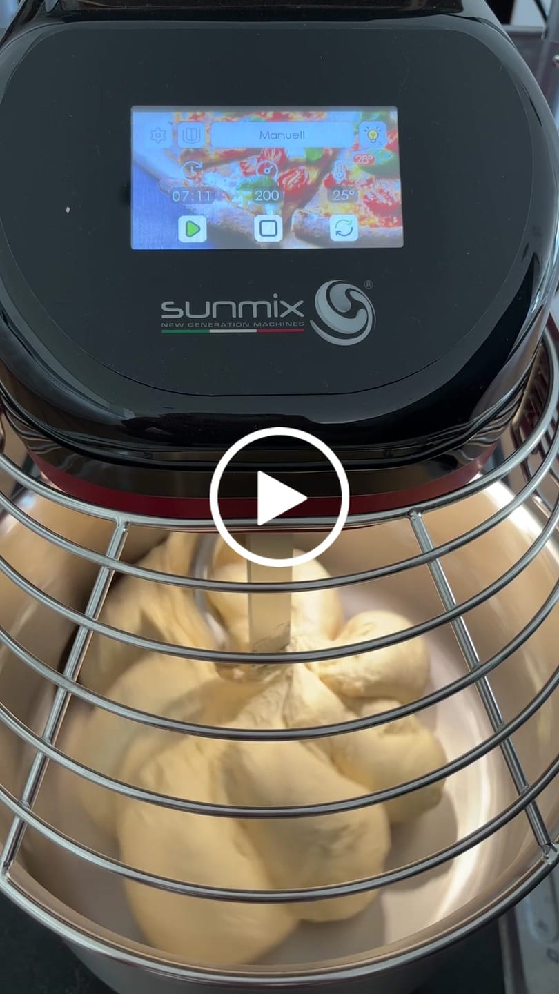 Customer video review of Sunmix EVO6 Line Professionelle Teigmaschine Touch Screen
