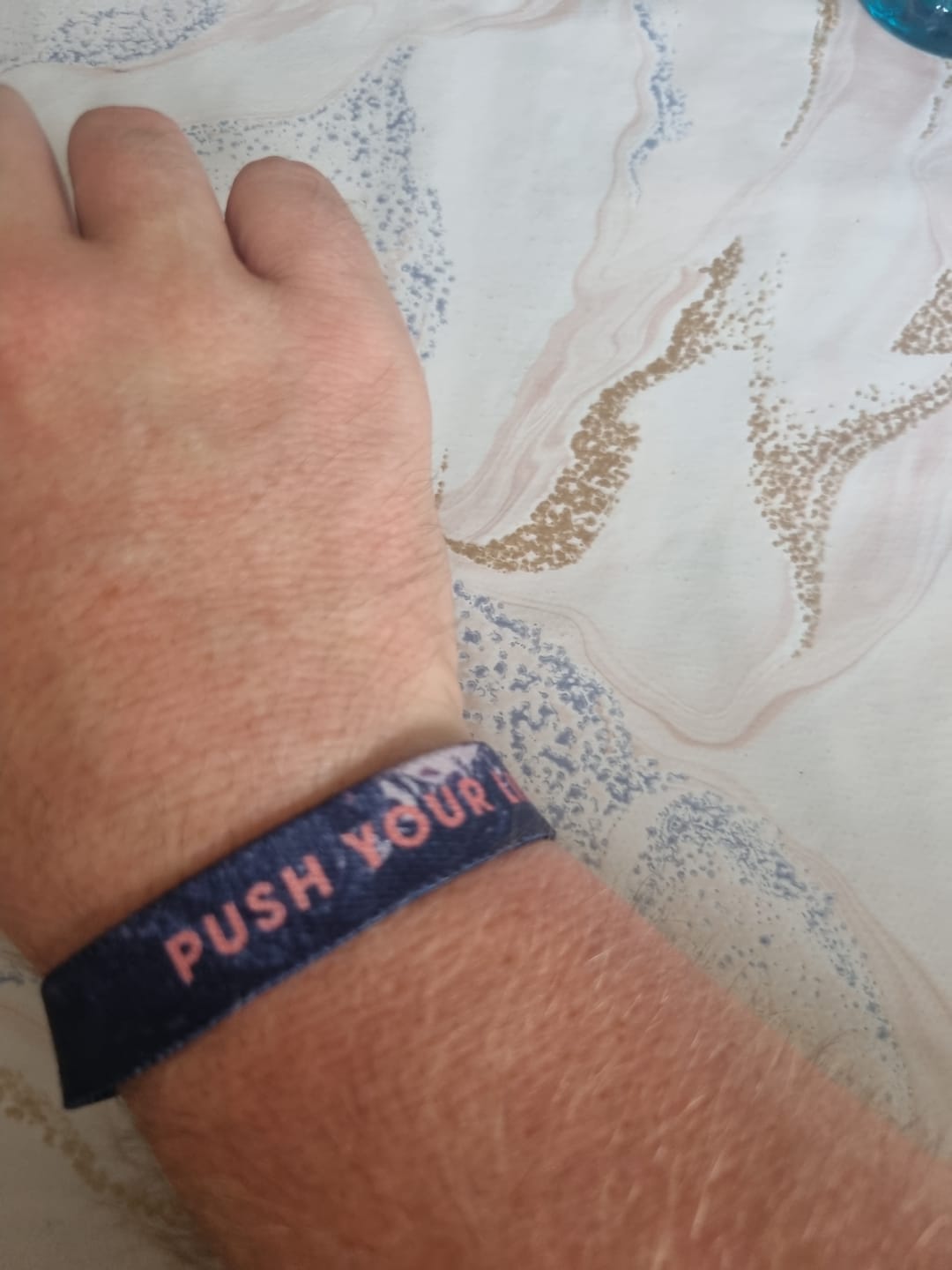Customer photo review of Push Your Limits - Elastisches Armband